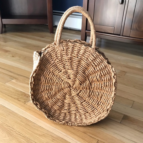 Handbags - ❌ SOLD Woven round bag with handles❌